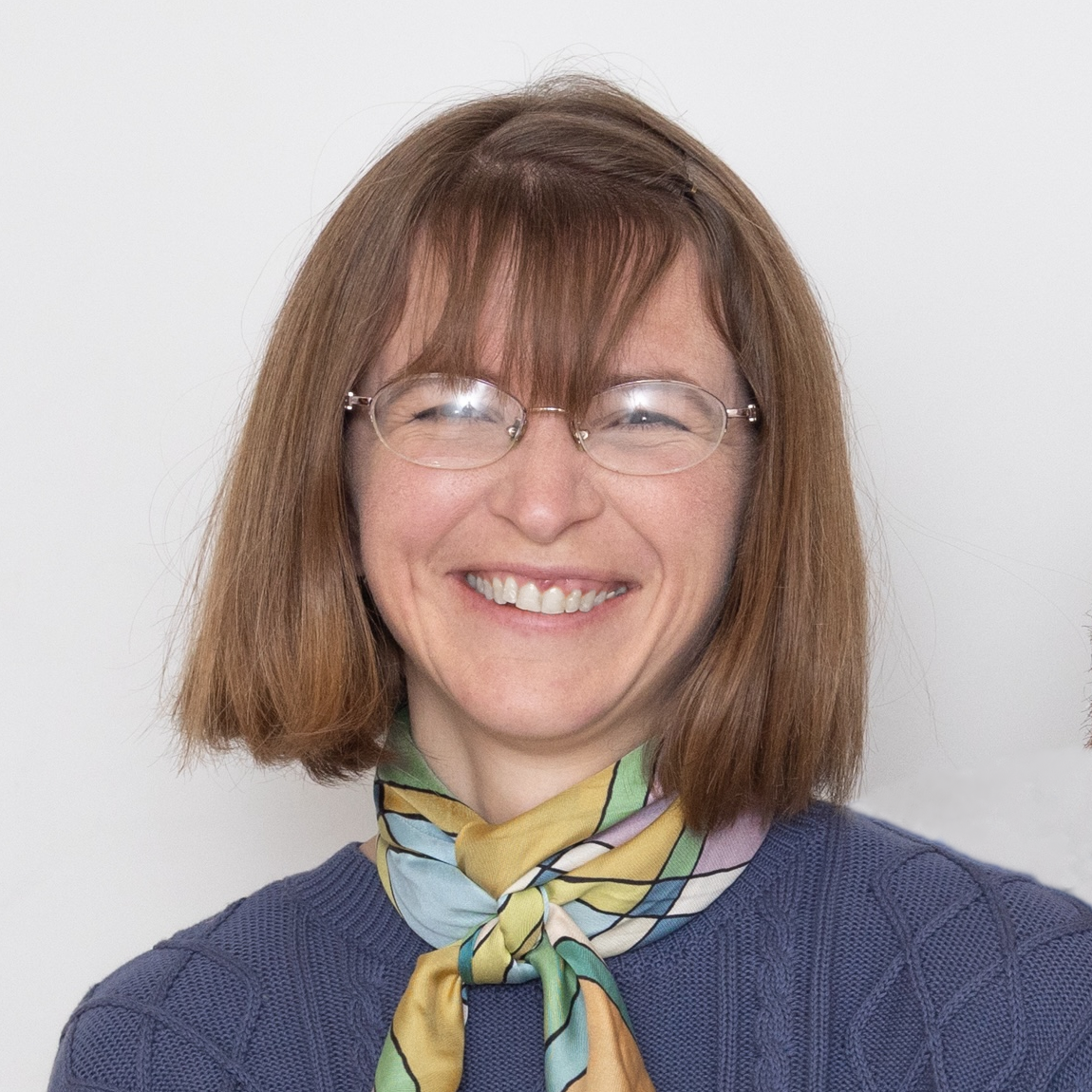 Photo of Heidi smiling
